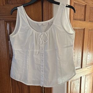 Elegant White Sleeveless Blouse